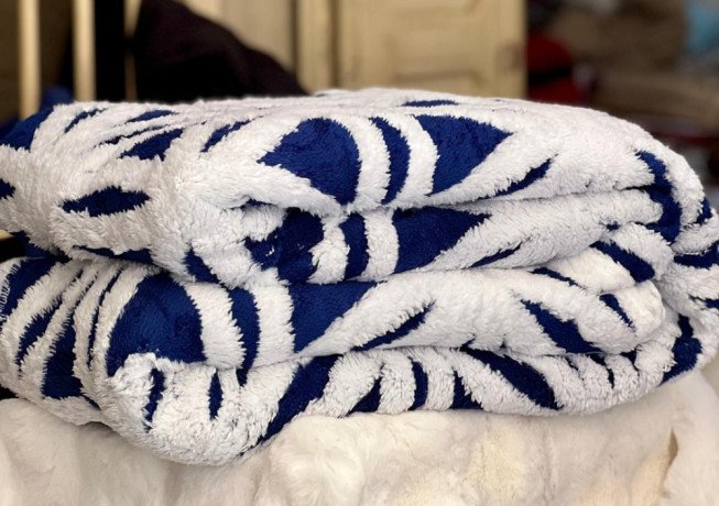 soft-fleece-tufted-blankets-size-5by6-and-6by6-big-2