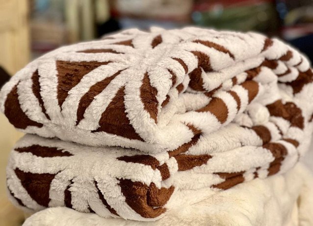 soft-fleece-tufted-blankets-size-5by6-and-6by6-big-0